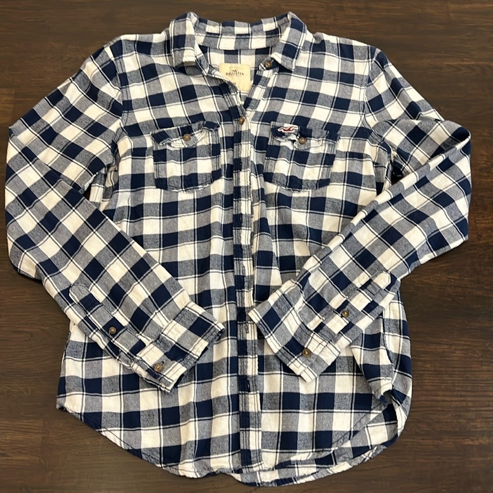 Women’s Hollister Plaid Button-Up Shirt